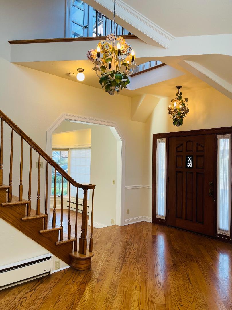 Detail Gallery Image 17 of 73 For 200 Iris Way, Palo Alto,  CA 94303 - 6 Beds | 5 Baths