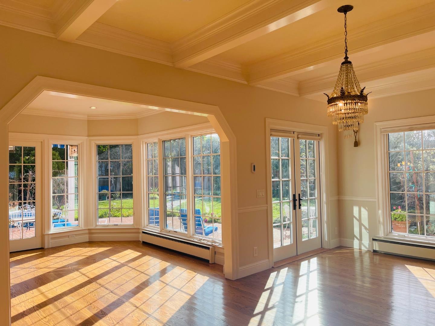 Detail Gallery Image 21 of 73 For 200 Iris Way, Palo Alto,  CA 94303 - 6 Beds | 5 Baths