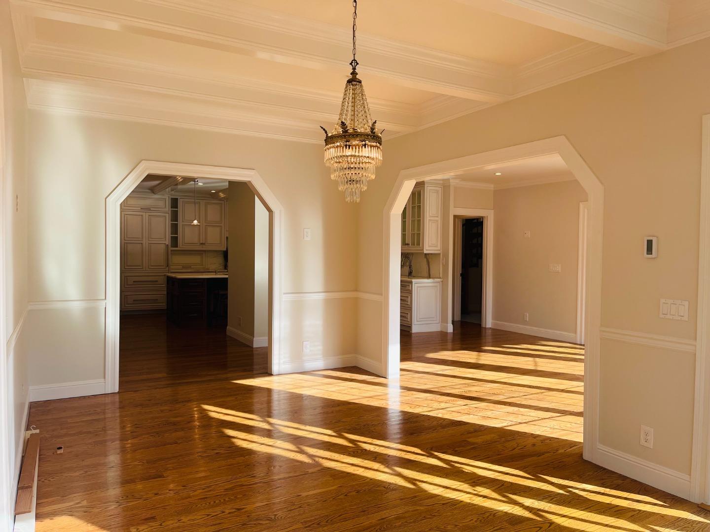 Detail Gallery Image 22 of 73 For 200 Iris Way, Palo Alto,  CA 94303 - 6 Beds | 5 Baths