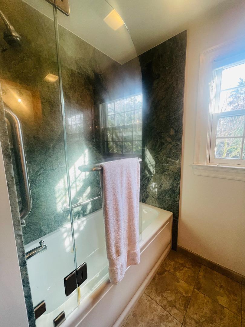 Detail Gallery Image 26 of 73 For 200 Iris Way, Palo Alto,  CA 94303 - 6 Beds | 5 Baths