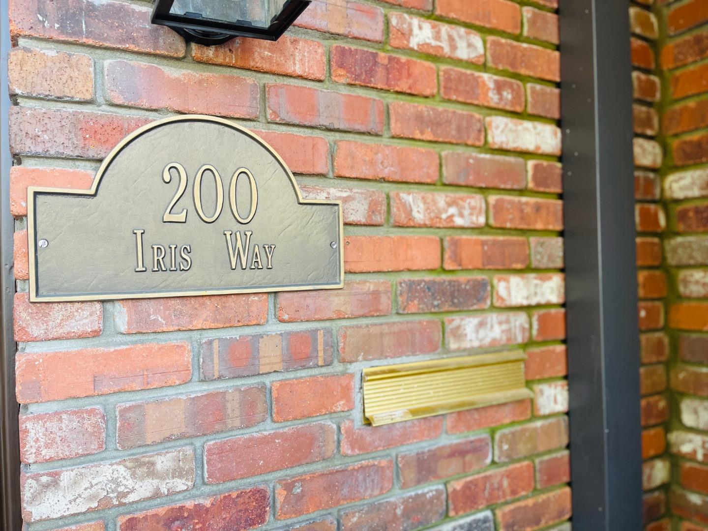 Detail Gallery Image 3 of 73 For 200 Iris Way, Palo Alto,  CA 94303 - 6 Beds | 5 Baths