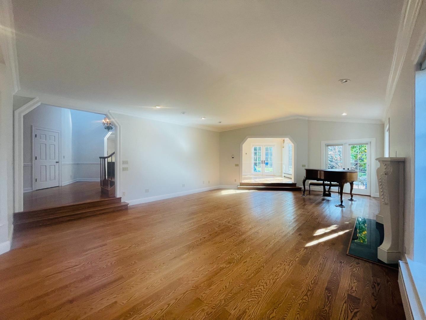 Detail Gallery Image 33 of 73 For 200 Iris Way, Palo Alto,  CA 94303 - 6 Beds | 5 Baths