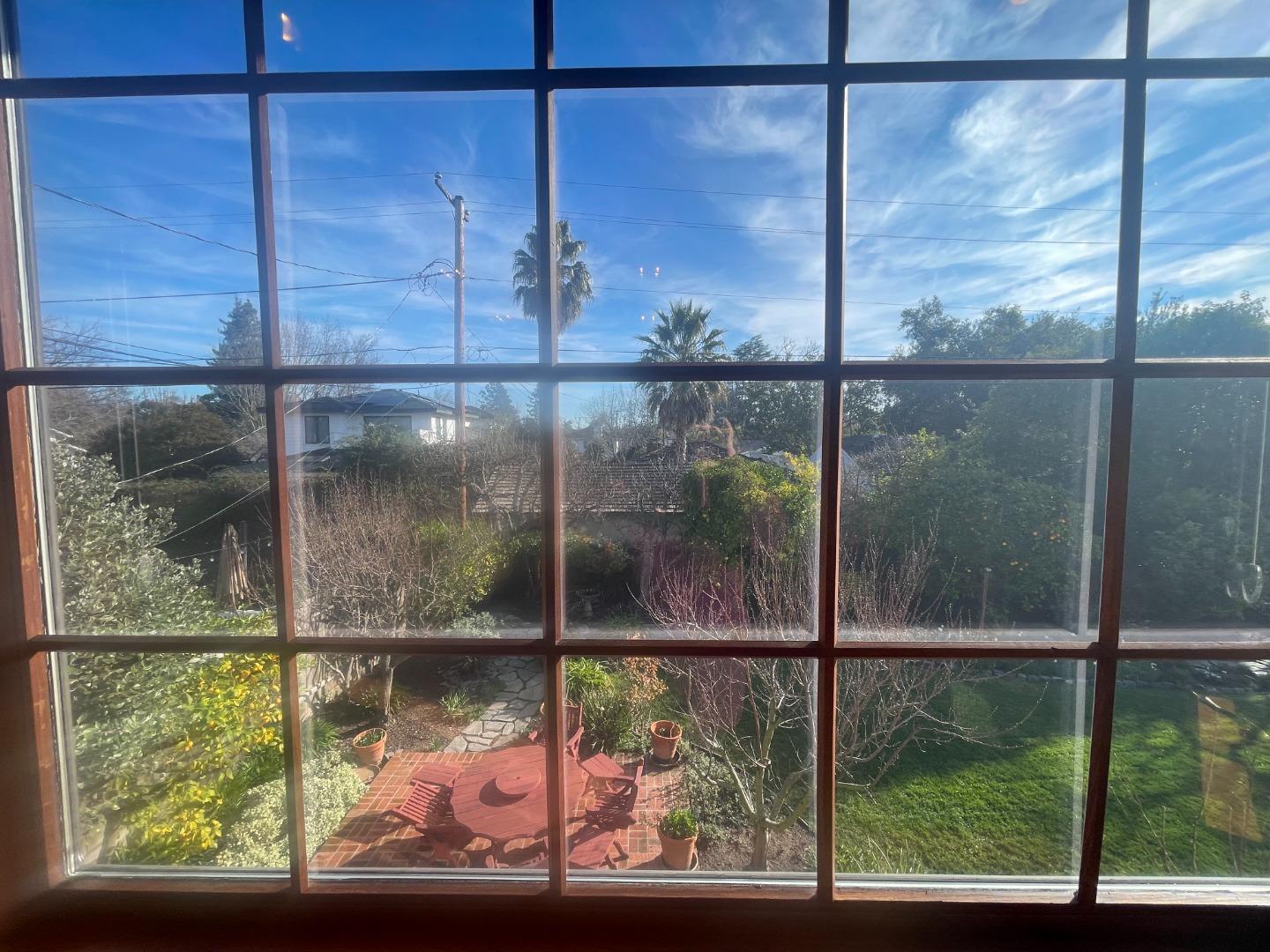 Detail Gallery Image 40 of 73 For 200 Iris Way, Palo Alto,  CA 94303 - 6 Beds | 5 Baths