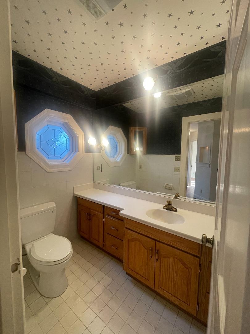 Detail Gallery Image 44 of 73 For 200 Iris Way, Palo Alto,  CA 94303 - 6 Beds | 5 Baths