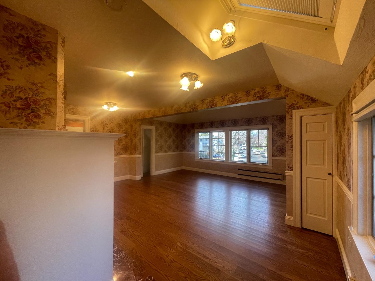 Detail Gallery Image 57 of 73 For 200 Iris Way, Palo Alto,  CA 94303 - 6 Beds | 5 Baths