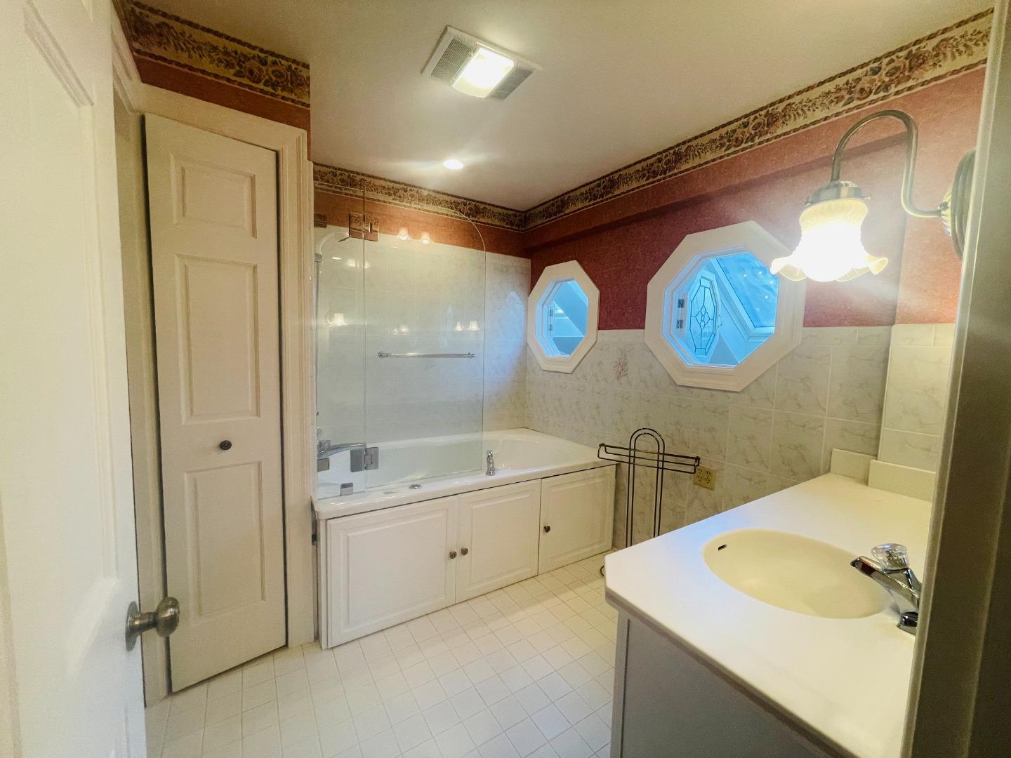 Detail Gallery Image 61 of 73 For 200 Iris Way, Palo Alto,  CA 94303 - 6 Beds | 5 Baths