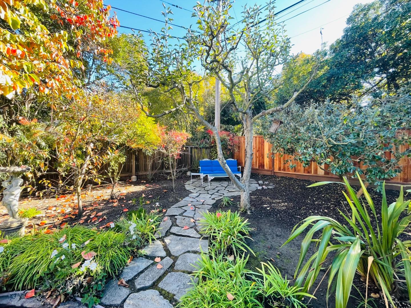 Detail Gallery Image 68 of 73 For 200 Iris Way, Palo Alto,  CA 94303 - 6 Beds | 5 Baths