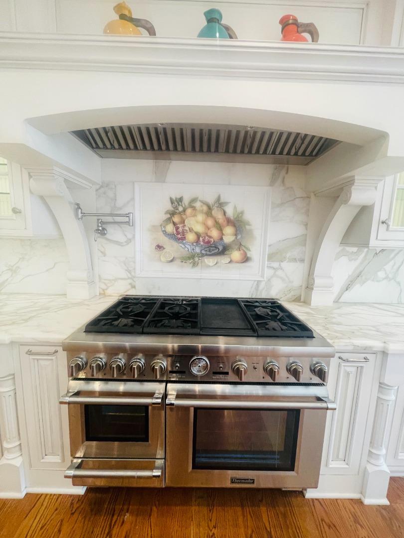 Detail Gallery Image 9 of 73 For 200 Iris Way, Palo Alto,  CA 94303 - 6 Beds | 5 Baths