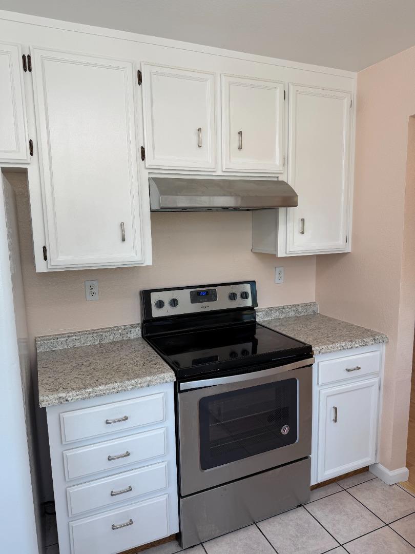 Detail Gallery Image 12 of 26 For 1723 Pheasant Dr, Hercules,  CA 94547 - 4 Beds | 2/1 Baths