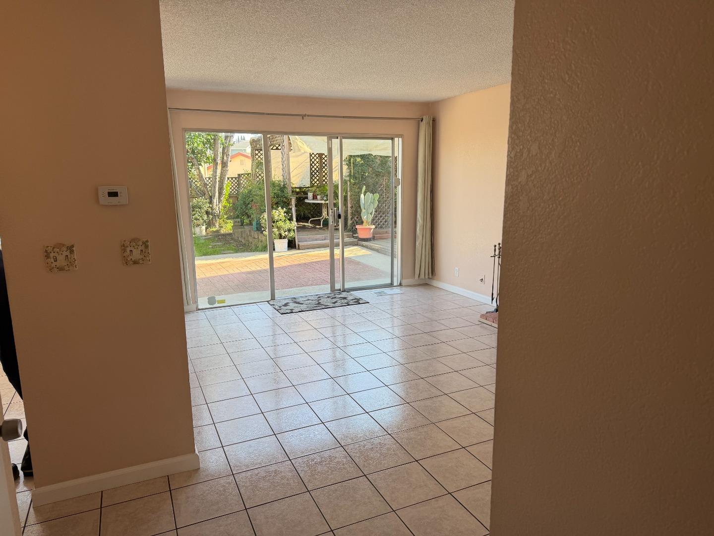 Detail Gallery Image 15 of 26 For 1723 Pheasant Dr, Hercules,  CA 94547 - 4 Beds | 2/1 Baths