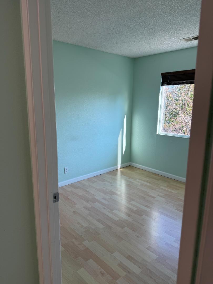 Detail Gallery Image 18 of 26 For 1723 Pheasant Dr, Hercules,  CA 94547 - 4 Beds | 2/1 Baths