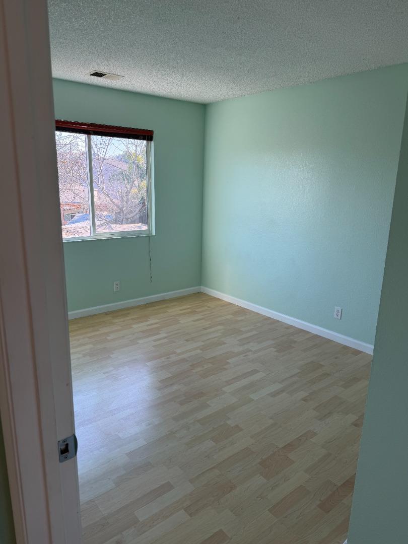 Detail Gallery Image 19 of 26 For 1723 Pheasant Dr, Hercules,  CA 94547 - 4 Beds | 2/1 Baths