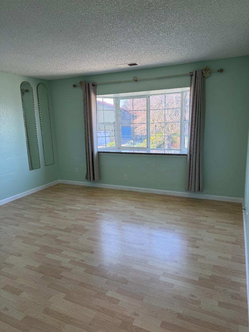 Detail Gallery Image 23 of 26 For 1723 Pheasant Dr, Hercules,  CA 94547 - 4 Beds | 2/1 Baths