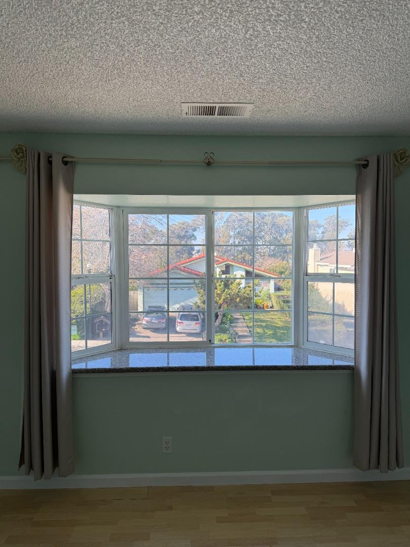 Detail Gallery Image 24 of 26 For 1723 Pheasant Dr, Hercules,  CA 94547 - 4 Beds | 2/1 Baths