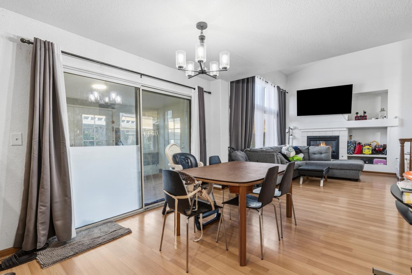 Detail Gallery Image 11 of 35 For 4221 Legacy Ct, Salida,  CA 95368 - 4 Beds | 2/1 Baths