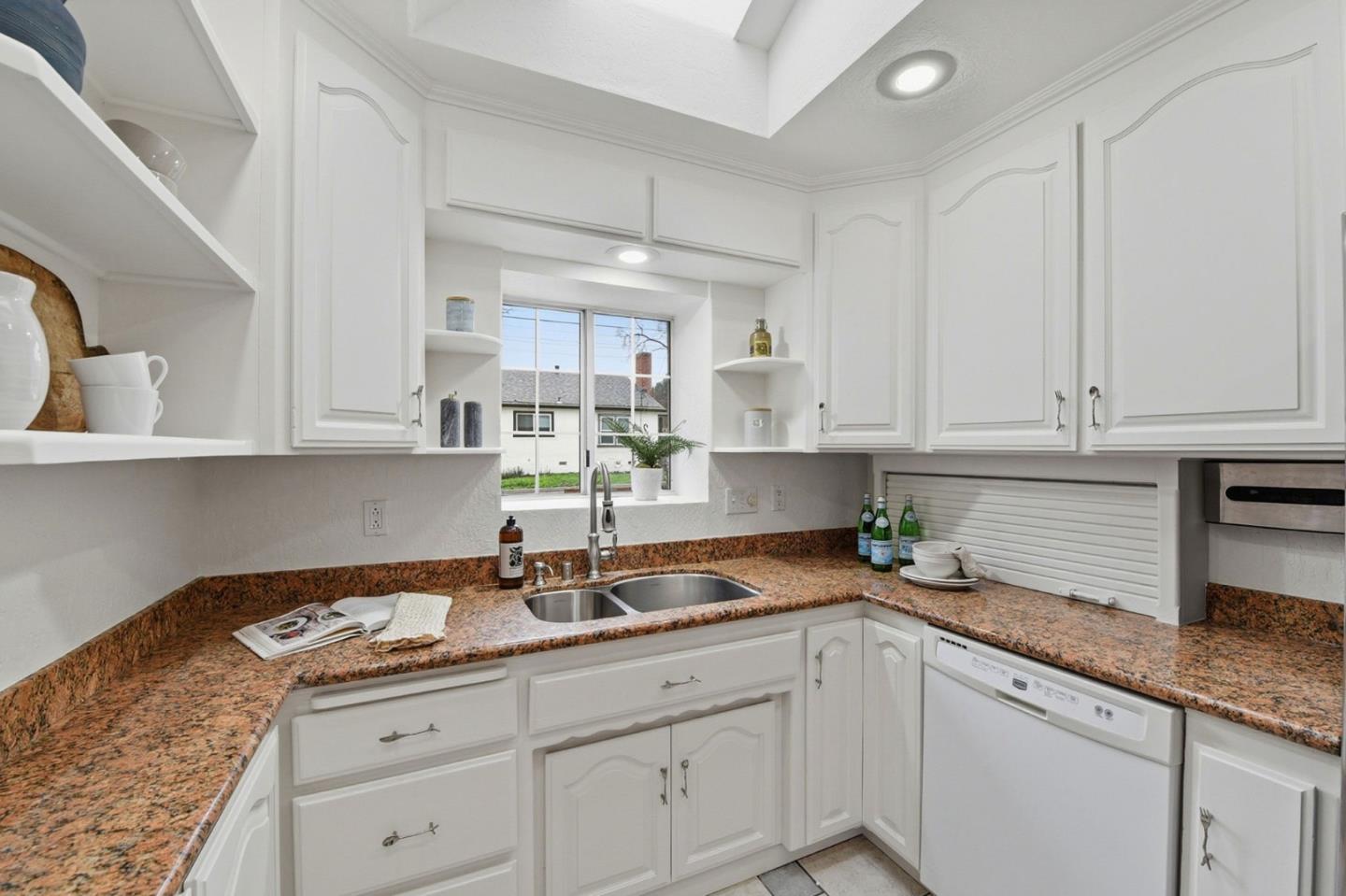 Detail Gallery Image 15 of 36 For 560 University Ave, Los Gatos,  CA 95032 - 3 Beds | 3 Baths