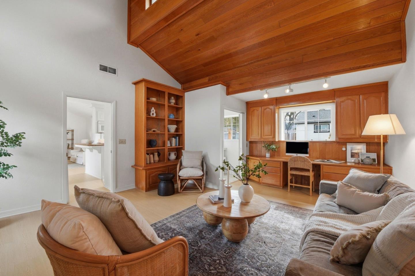 Detail Gallery Image 5 of 36 For 560 University Ave, Los Gatos,  CA 95032 - 3 Beds | 3 Baths