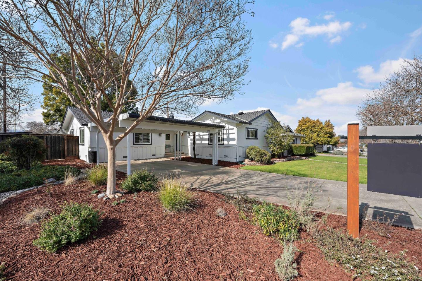 Detail Gallery Image 2 of 48 For 4999 Gattucio Dr, San Jose,  CA 95124 - 3 Beds | 2 Baths