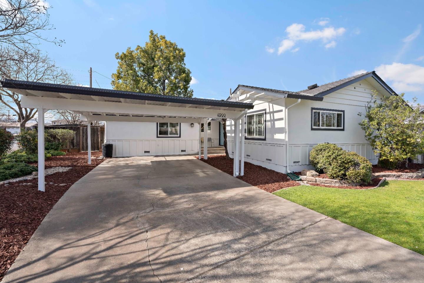 Detail Gallery Image 4 of 48 For 4999 Gattucio Dr, San Jose,  CA 95124 - 3 Beds | 2 Baths