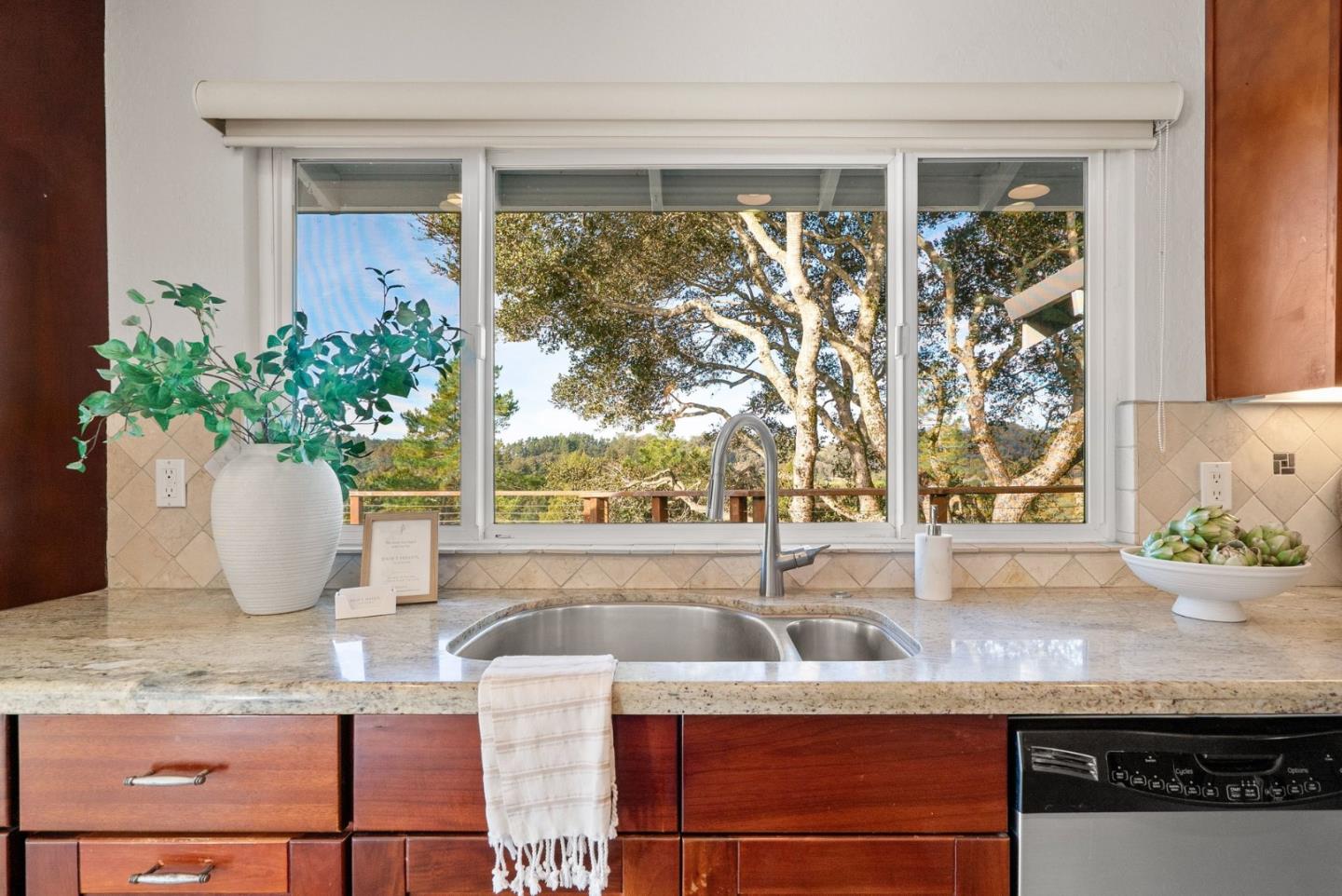 Detail Gallery Image 15 of 41 For 1044 Pleasant Valley Rd, Aptos,  CA 95003 - 4 Beds | 3 Baths