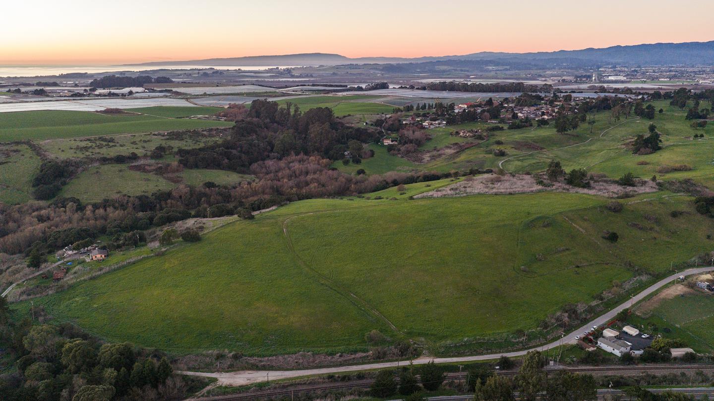 967 Salinas Road, Royal Oaks, CA, 95076