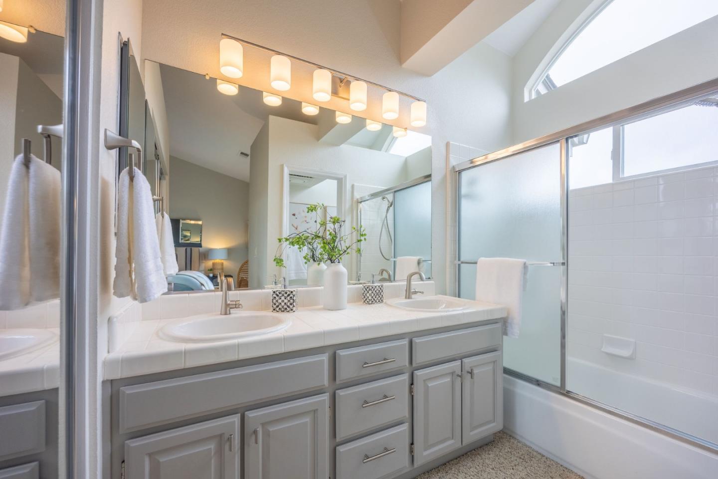 Detail Gallery Image 31 of 39 For 43 Erin Ln, Half Moon Bay,  CA 94019 - 2 Beds | 2/1 Baths