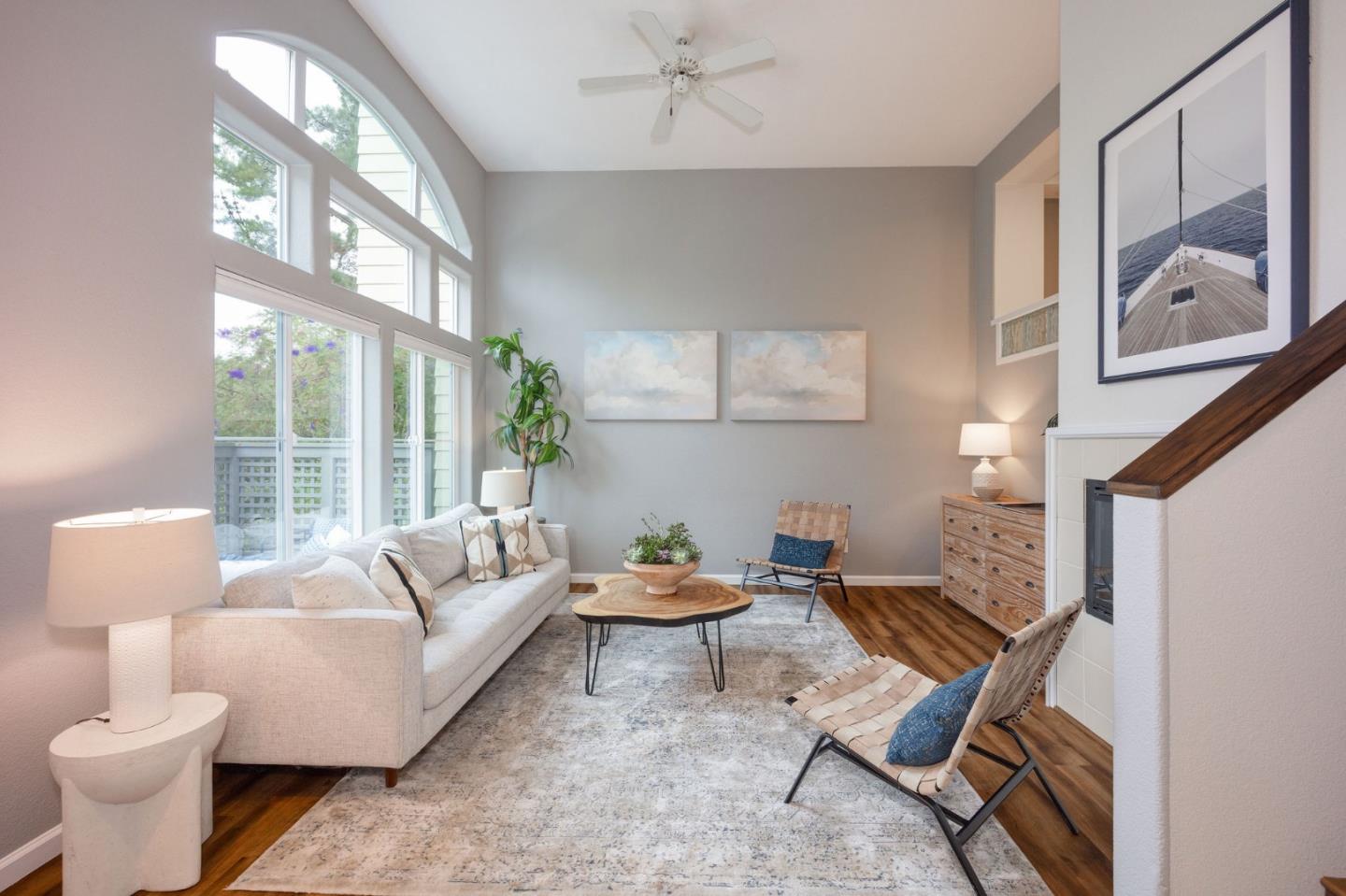 Detail Gallery Image 5 of 39 For 43 Erin Ln, Half Moon Bay,  CA 94019 - 2 Beds | 2/1 Baths