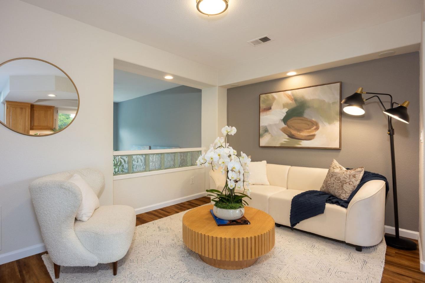 Detail Gallery Image 9 of 39 For 43 Erin Ln, Half Moon Bay,  CA 94019 - 2 Beds | 2/1 Baths