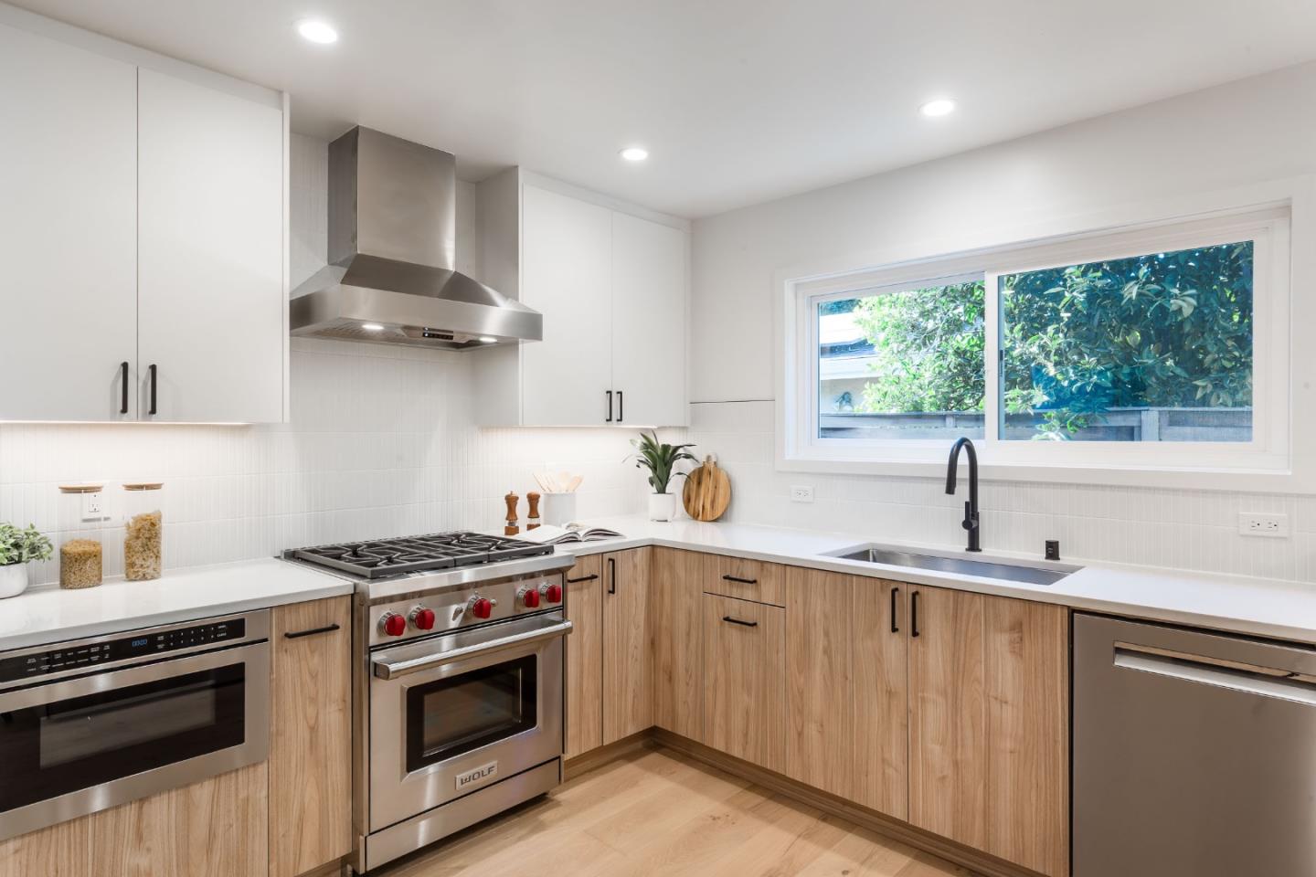 Detail Gallery Image 3 of 17 For 2498 Raleigh Dr, San Jose,  CA 95124 - 4 Beds | 2 Baths