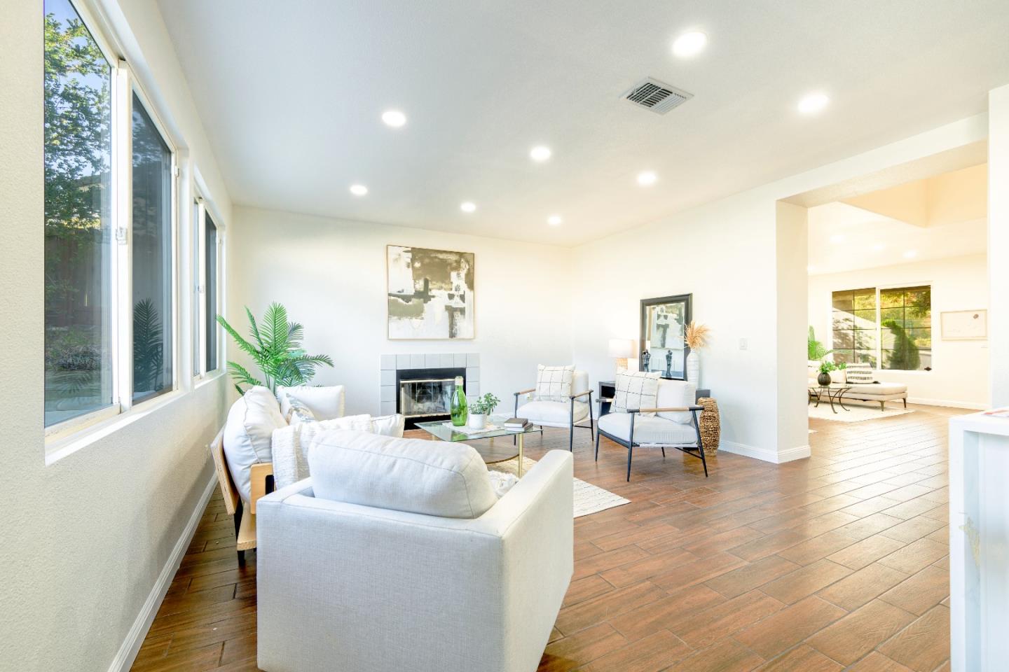 Detail Gallery Image 10 of 26 For 2275 Southwood Dr, Pittsburg,  CA 94565 - 6 Beds | 4 Baths