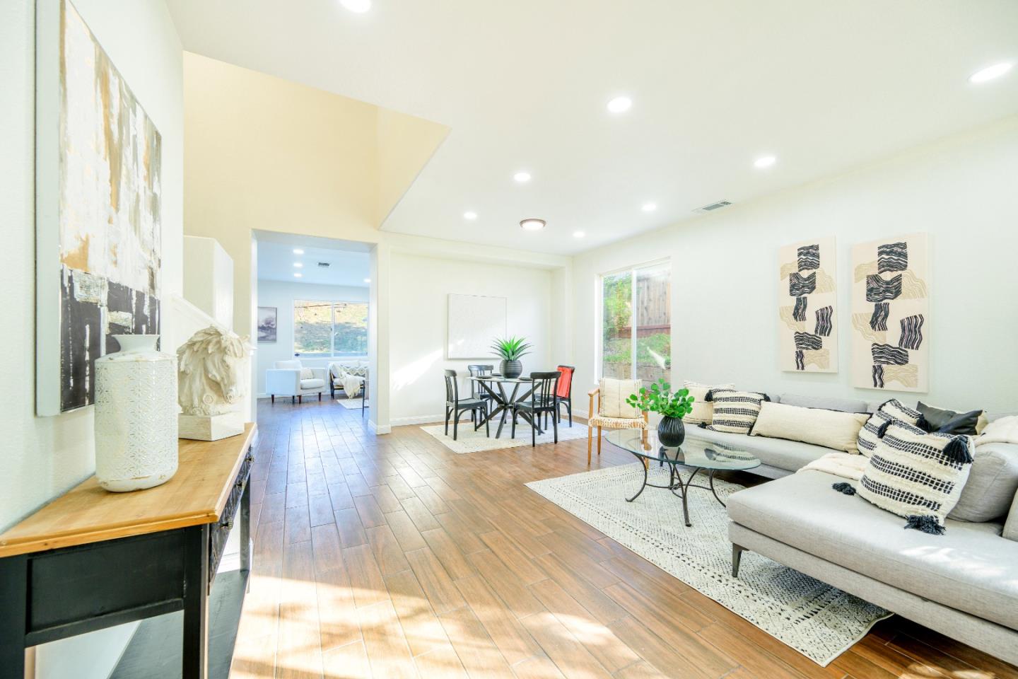 Detail Gallery Image 7 of 26 For 2275 Southwood Dr, Pittsburg,  CA 94565 - 6 Beds | 4 Baths