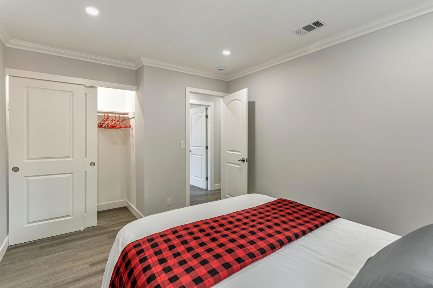 Detail Gallery Image 22 of 35 For 3854 Deans Place Way, San Jose,  CA 95121 - 5 Beds | 3 Baths