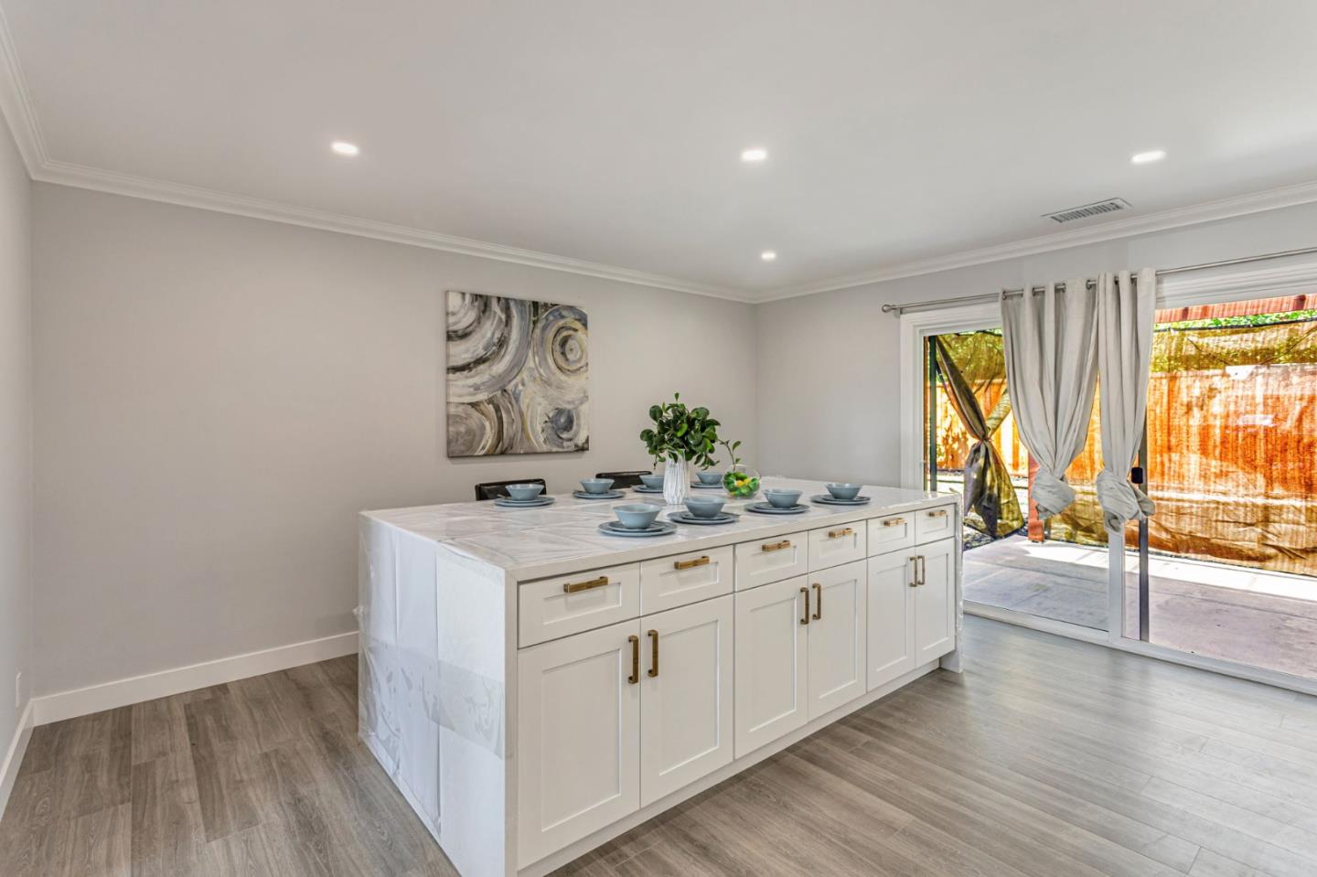 Detail Gallery Image 9 of 35 For 3854 Deans Place Way, San Jose,  CA 95121 - 5 Beds | 3 Baths