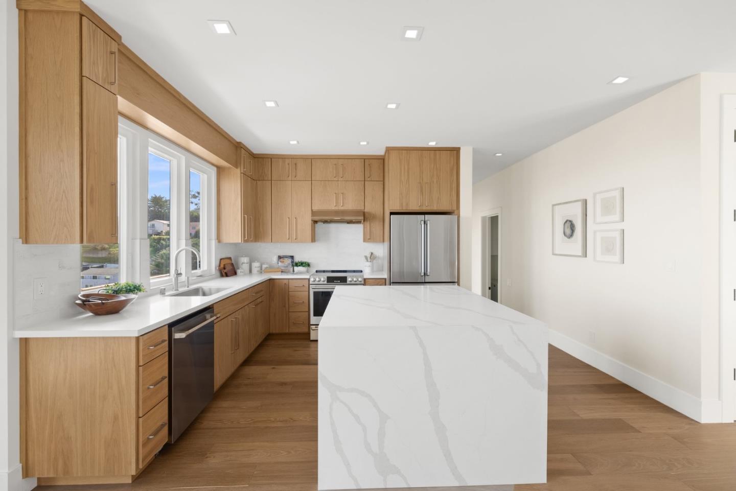 Detail Gallery Image 17 of 49 For 842 Clearfield Dr, Millbrae,  CA 94030 - 4 Beds | 3 Baths