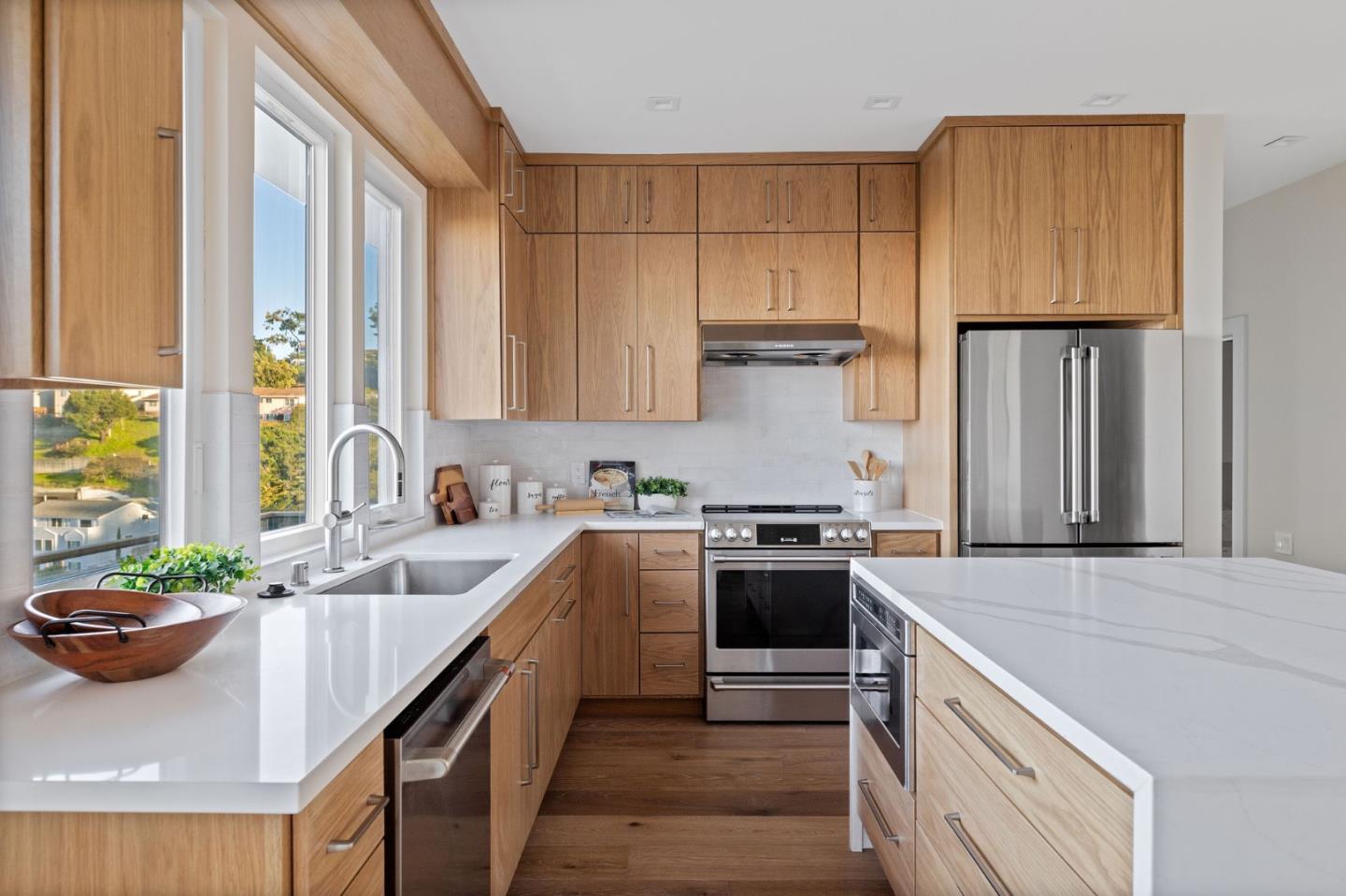 Detail Gallery Image 18 of 49 For 842 Clearfield Dr, Millbrae,  CA 94030 - 4 Beds | 3 Baths