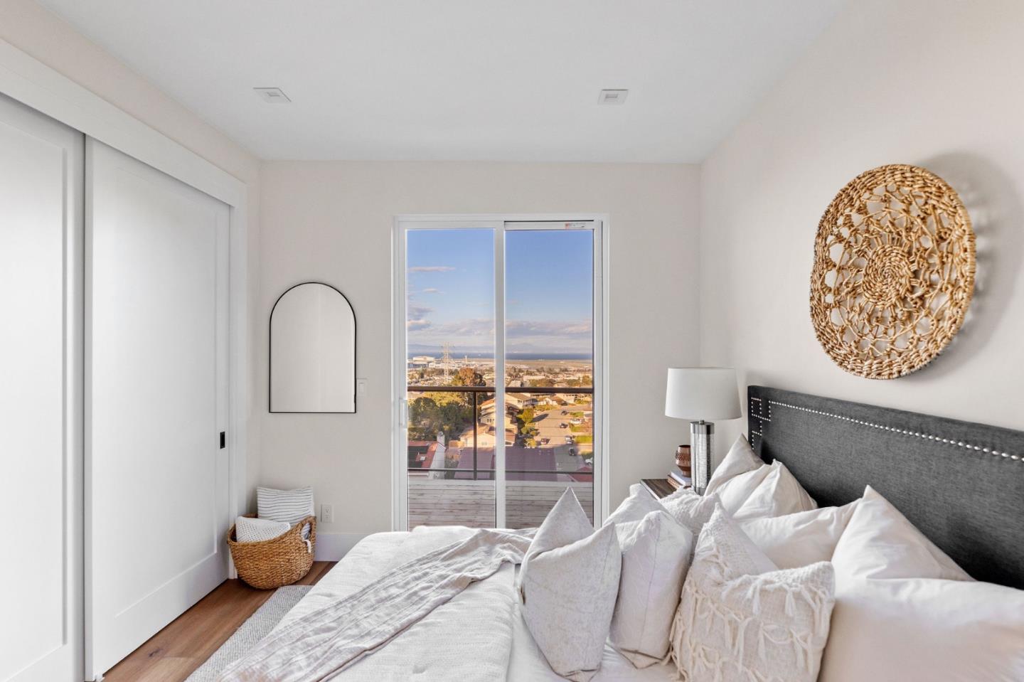 Detail Gallery Image 28 of 49 For 842 Clearfield Dr, Millbrae,  CA 94030 - 4 Beds | 3 Baths