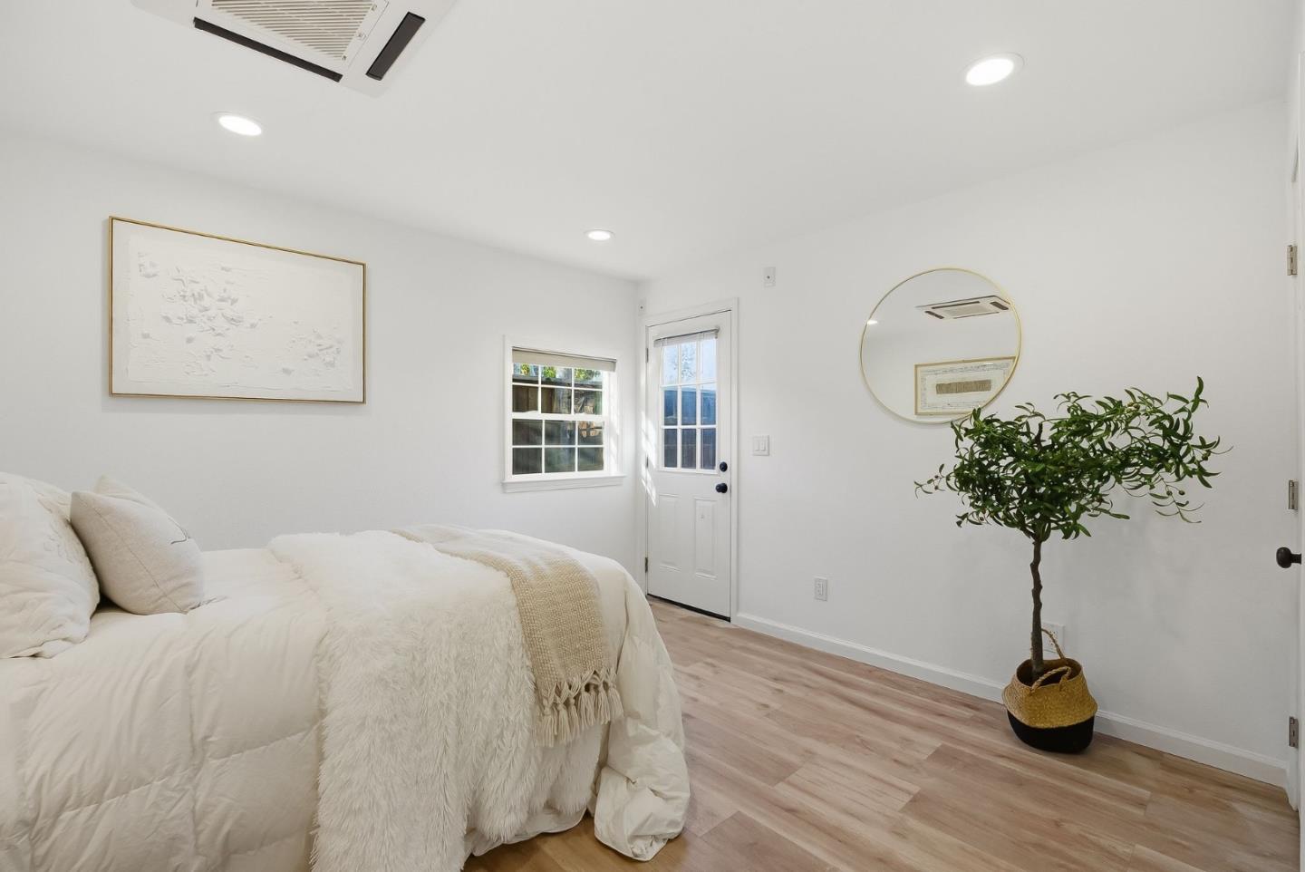 Detail Gallery Image 17 of 45 For 717 & 723 Ellsworth Pl, Palo Alto,  CA 94306 - 4 Beds | 2 Baths