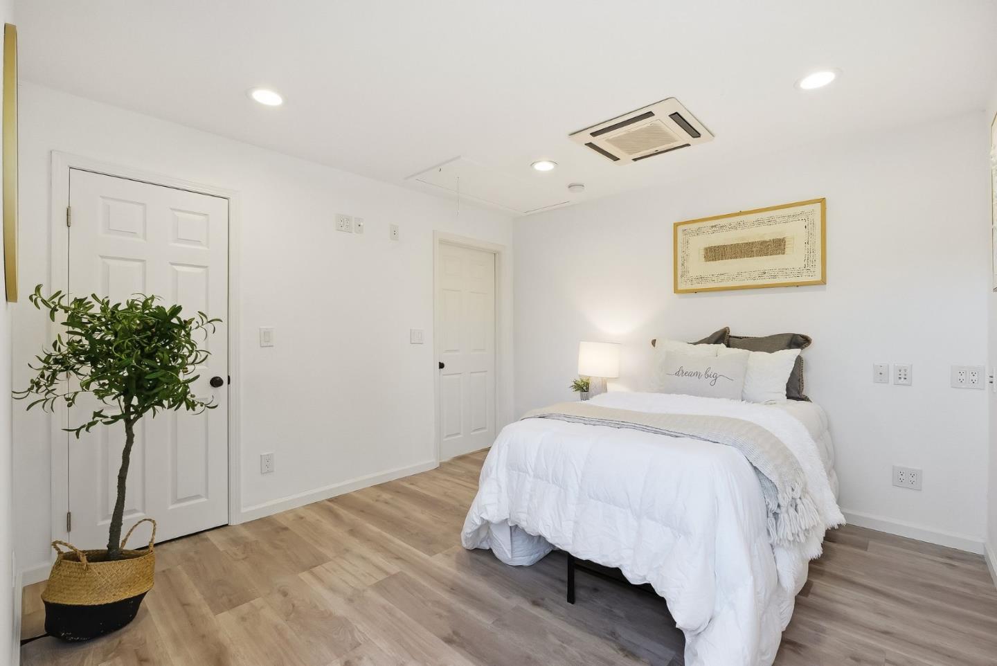 Detail Gallery Image 18 of 45 For 717 & 723 Ellsworth Pl, Palo Alto,  CA 94306 - 4 Beds | 2 Baths