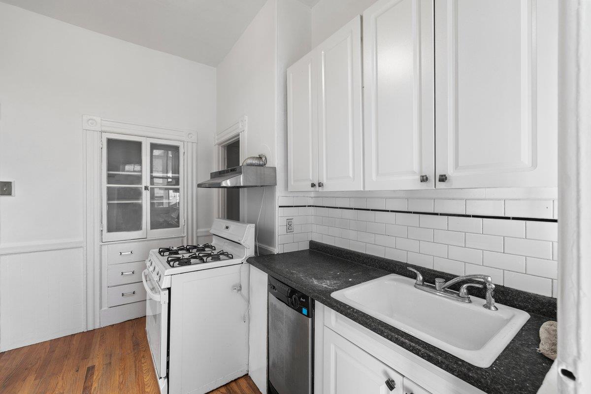 Detail Gallery Image 14 of 19 For 1018 Noe St, San Francisco,  CA 94114 - 4 Beds | 2 Baths