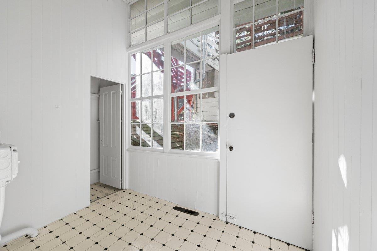 Detail Gallery Image 17 of 19 For 1018 Noe St, San Francisco,  CA 94114 - 4 Beds | 2 Baths