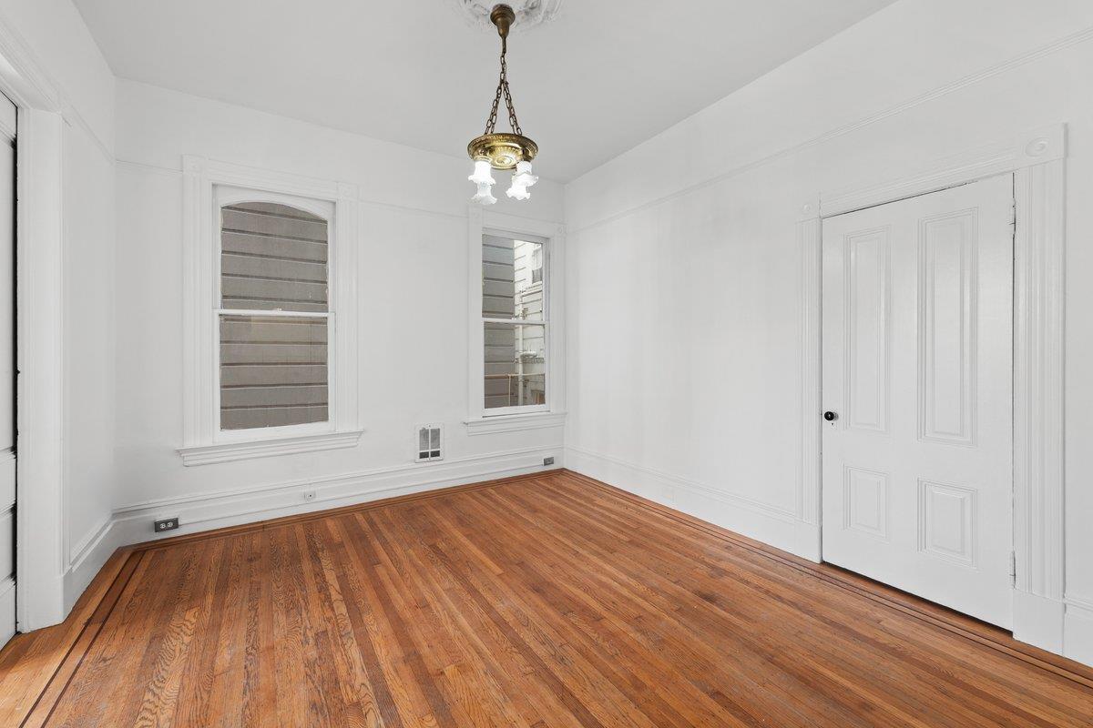 Detail Gallery Image 8 of 19 For 1018 Noe St, San Francisco,  CA 94114 - 4 Beds | 2 Baths