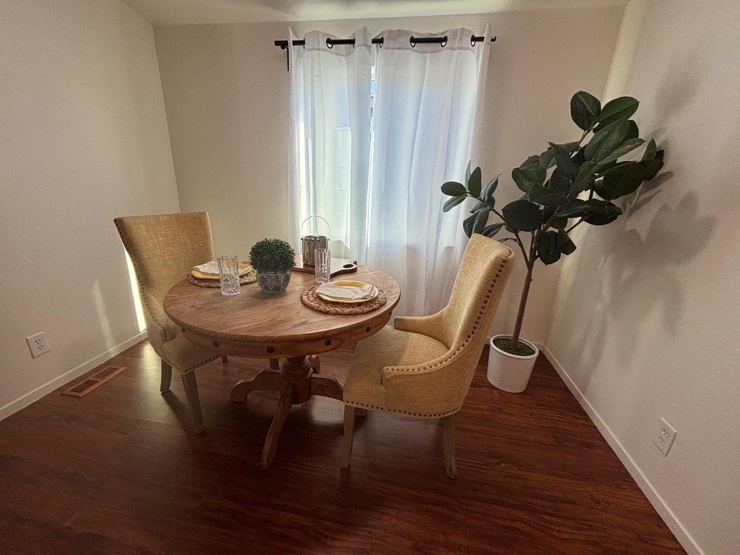 Detail Gallery Image 7 of 19 For 8282 Murray Ave #65,  Gilroy,  CA 95020 - 2 Beds | 2 Baths