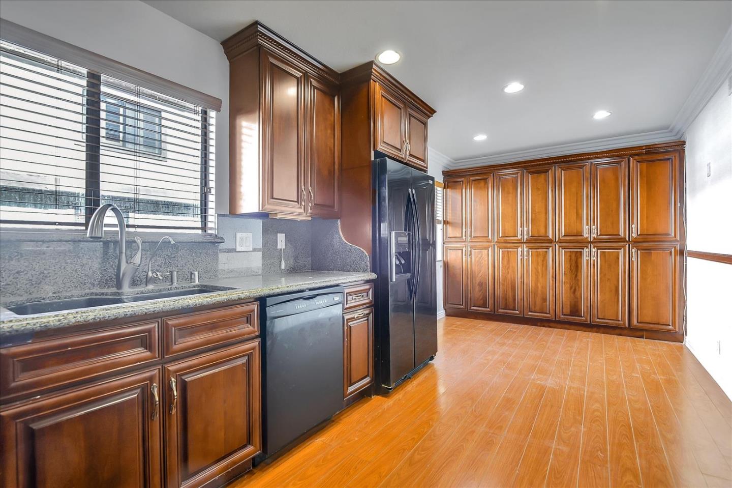 Detail Gallery Image 11 of 36 For 20224 Sherman Way #64,  Winnetka,  CA 91306 - 3 Beds | 2/1 Baths