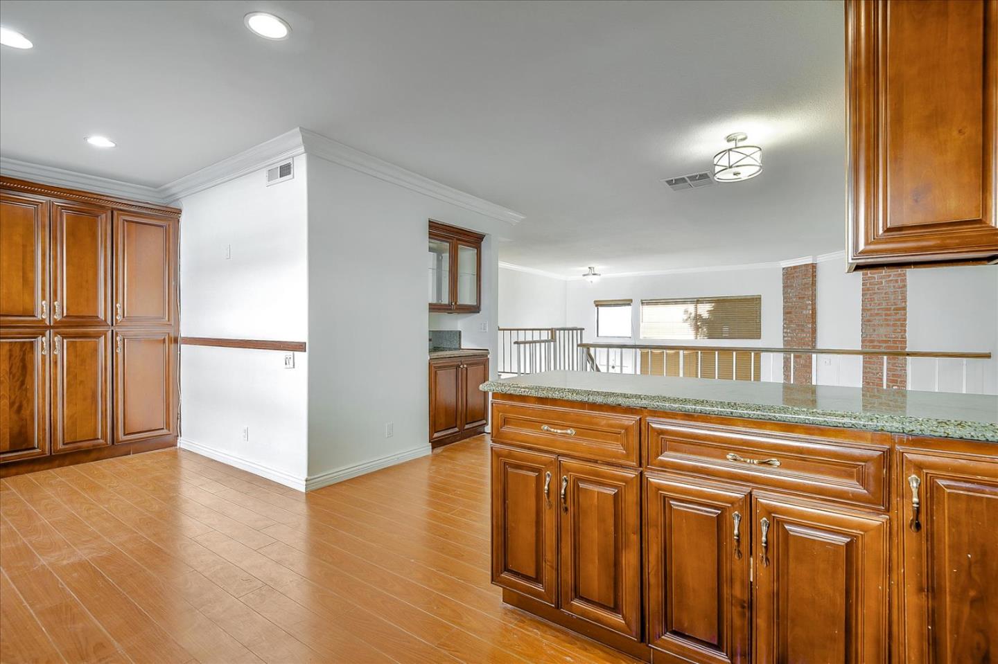 Detail Gallery Image 13 of 36 For 20224 Sherman Way #64,  Winnetka,  CA 91306 - 3 Beds | 2/1 Baths