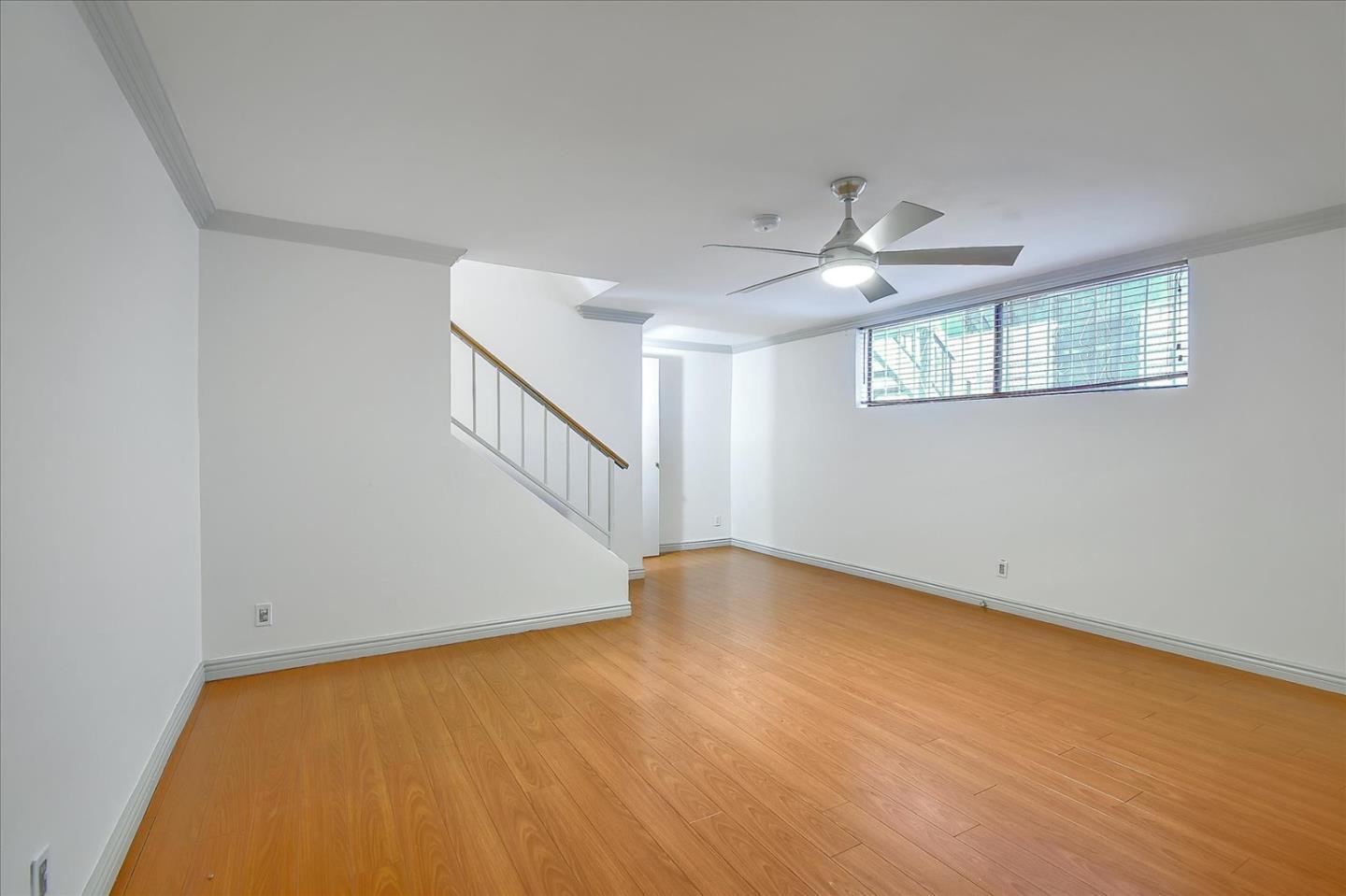 Detail Gallery Image 8 of 36 For 20224 Sherman Way #64,  Winnetka,  CA 91306 - 3 Beds | 2/1 Baths