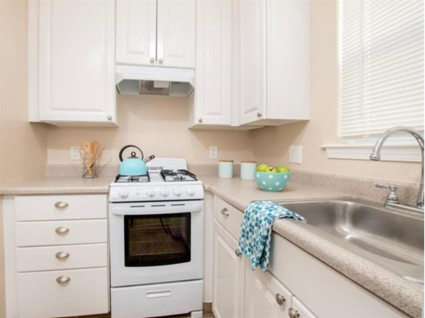 Detail Gallery Image 9 of 11 For 330 Arleta Ave, San Jose,  CA 95128 - – Beds | – Baths