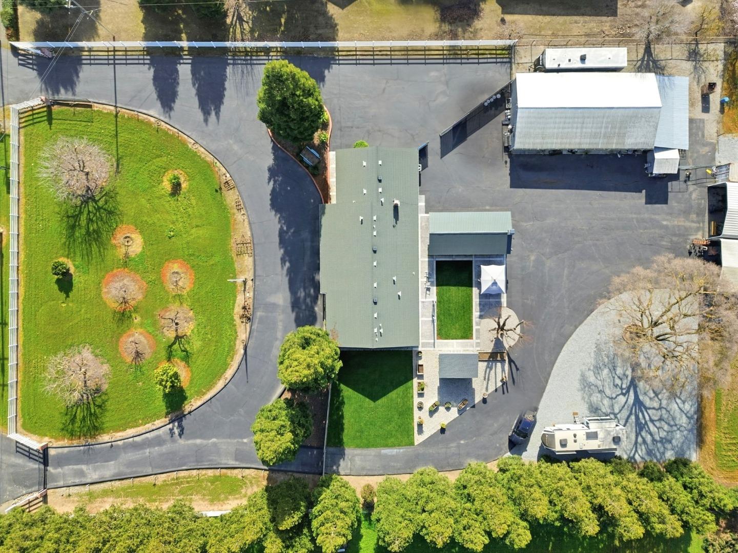 Detail Gallery Image 12 of 79 For 8875 New Ave, Gilroy,  CA 95020 - 4 Beds | 2/1 Baths