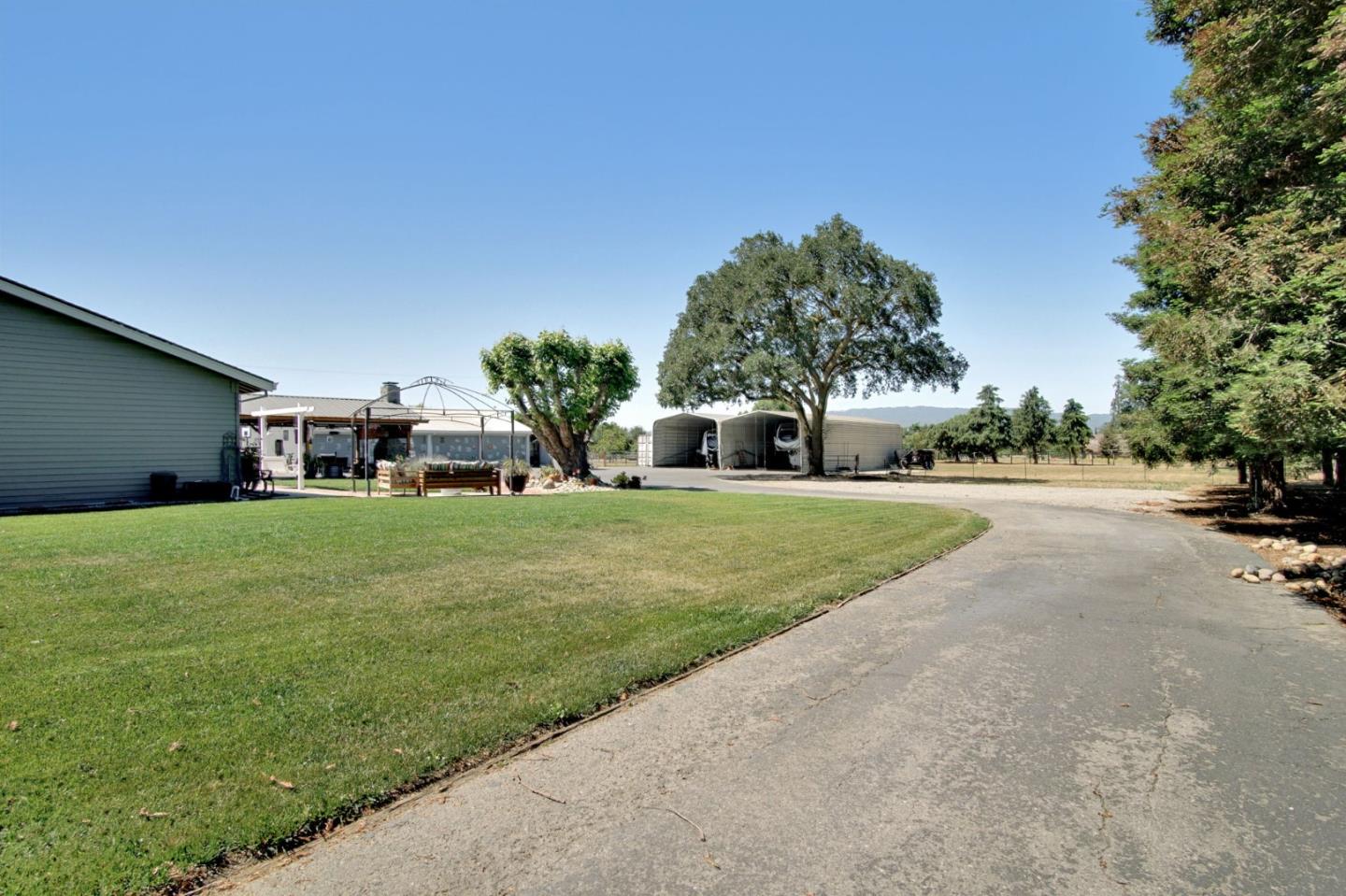 Detail Gallery Image 43 of 79 For 8875 New Ave, Gilroy,  CA 95020 - 4 Beds | 2/1 Baths