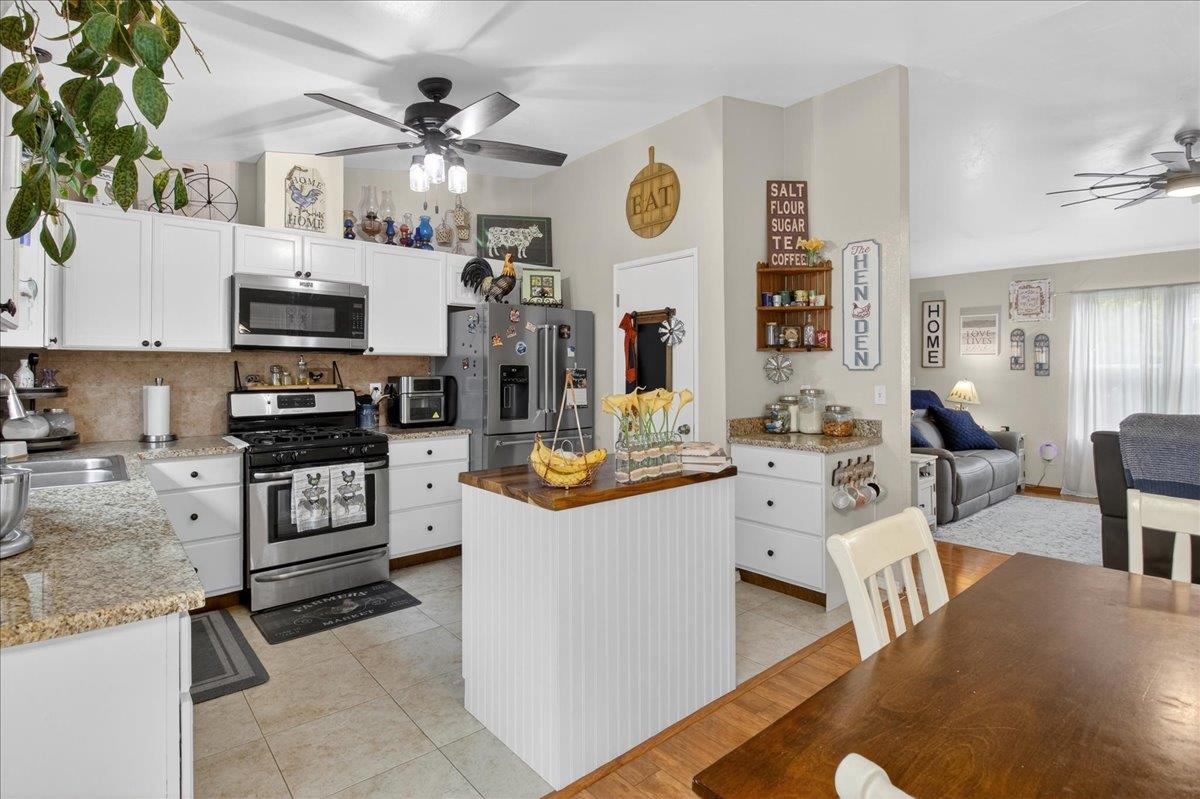 Detail Gallery Image 17 of 41 For 11 Manzano Cir, Salinas,  CA 93905 - 3 Beds | 2 Baths