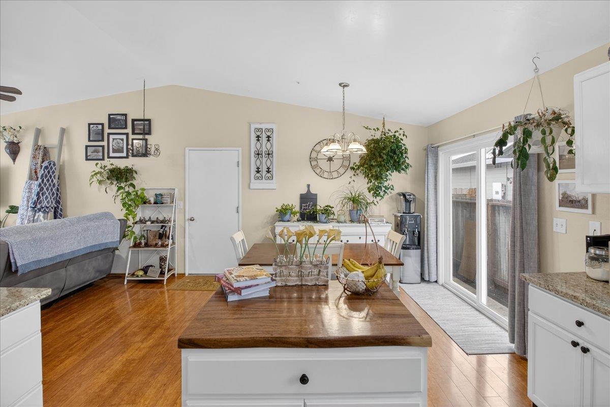 Detail Gallery Image 21 of 41 For 11 Manzano Cir, Salinas,  CA 93905 - 3 Beds | 2 Baths